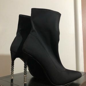 NWT! Azalea Wang Women boots heels size 10/11 with Sparkly heels. Color Black